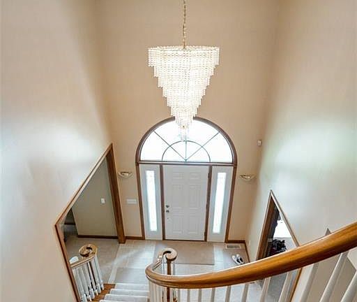 3rd image of 1085 Pallette Dr NE