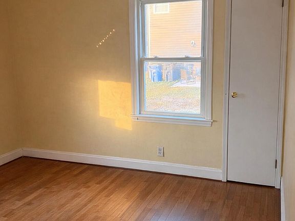 3rd image of 328 Mulberry Street