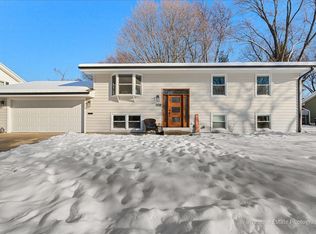 1108 S 12th St, St Charles, IL 60174