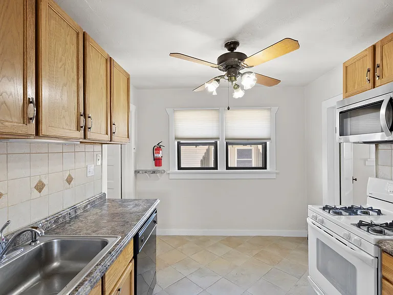 4326 N Clay St — Photo 11