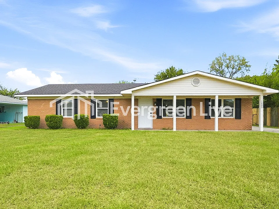 1803 Fashion Ct