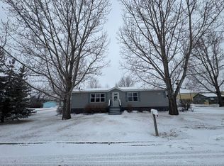 20 6th St S, New Rockford, ND 58356