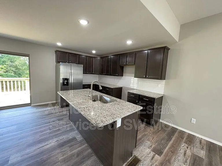 3921 W Linwood St — Photo 3