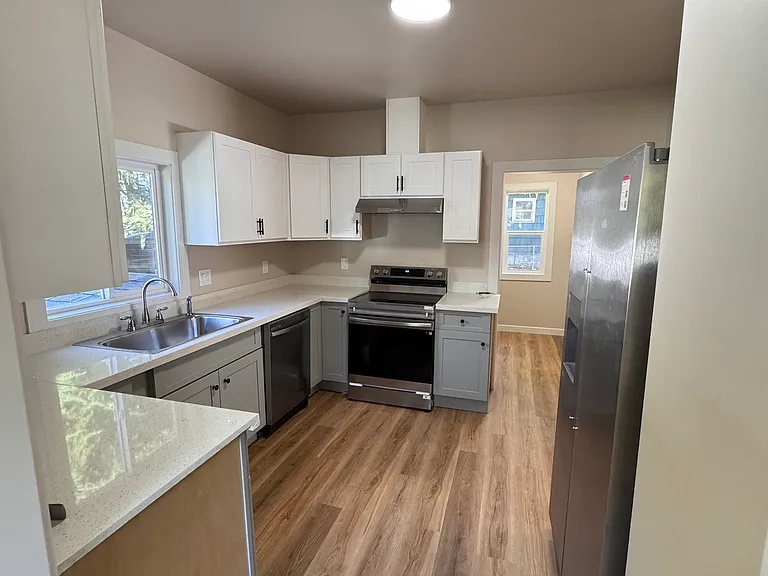 321 W Summa St — Photo 38