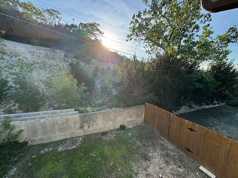 907 N 7th St — Photo 36