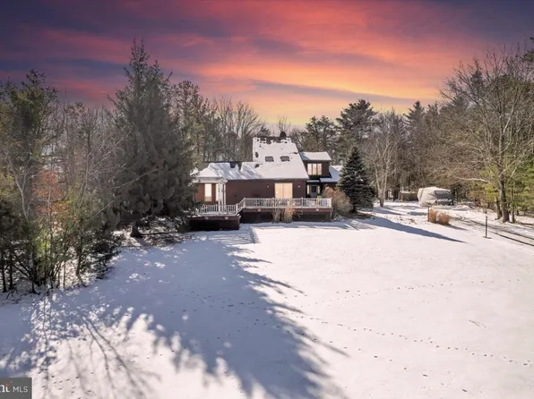 1531 Red Rock Rd, Stroudsburg, PA 18360