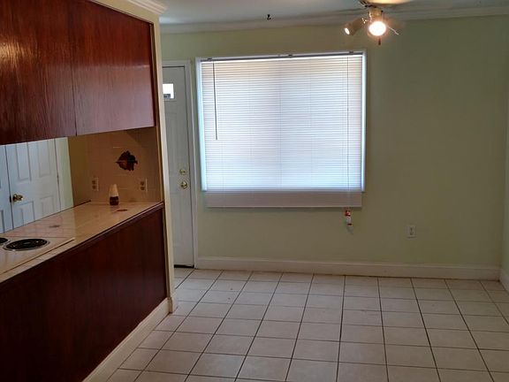 3rd image of 409 E 8th St