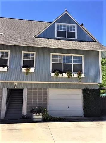 2094 Woodrow St — Photo 5