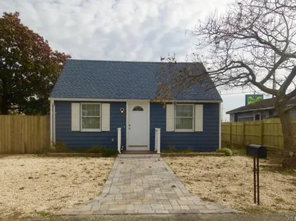 505 Hawser Pl, Toms River, NJ 08753