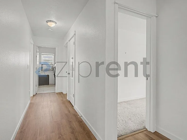 132 NE 63rd Ave — Photo 27