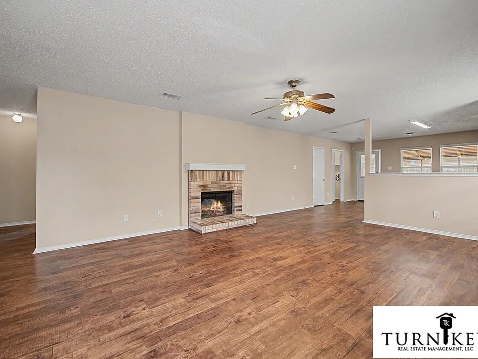 5225 Castle Cir