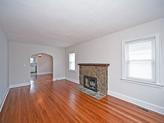 4th image of 4956 Oaklawn Dr