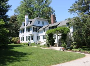 371 Rose Glen Dr, Wayne, PA 19087