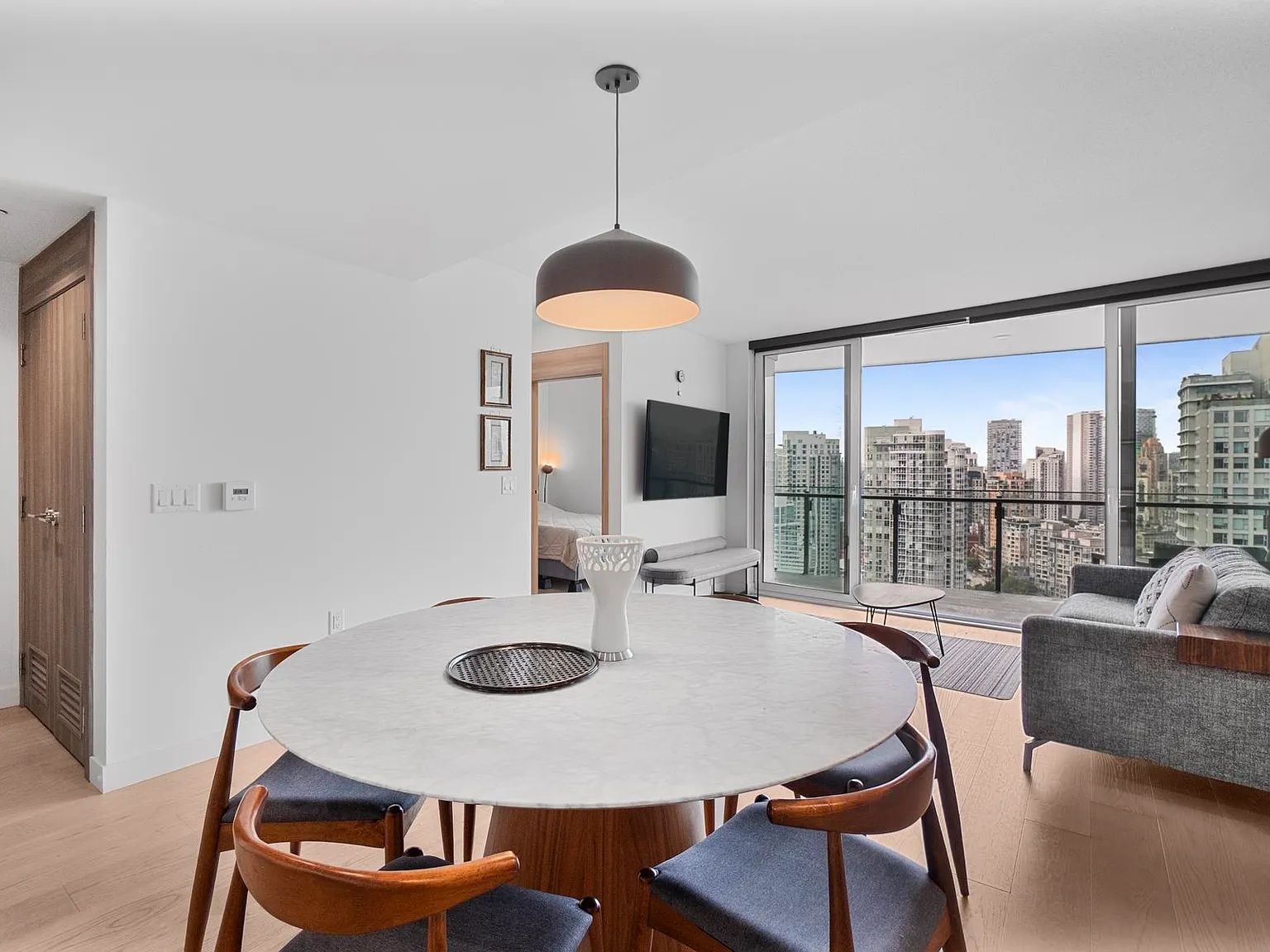 1 bed, 615 sqft, $3,600 — Photo 2