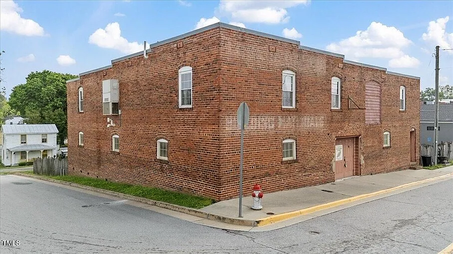 306 W Main St #1