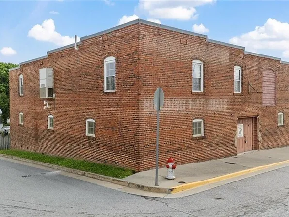 306 W Main St #1, South Hill, VA 23970