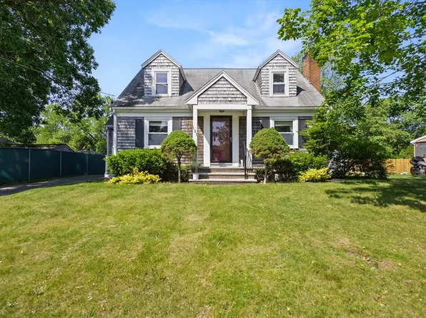 131 Magoun Ave, Brockton, MA 02301