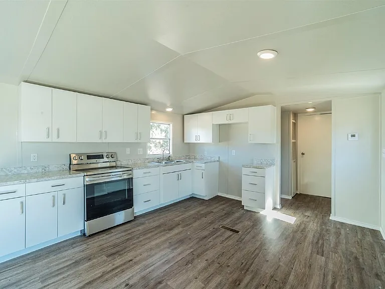4329 Kaywood Dr — Photo 4