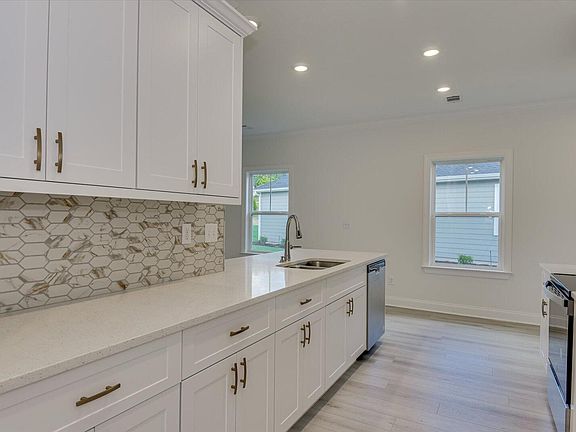 5th image of 720 Woodvine Drive #TP166