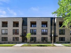 BRAND-NEW RESIDENCES IN THE HEART OF THE GROVE