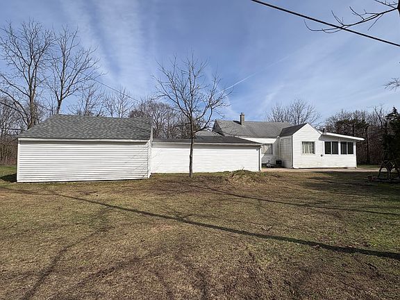 2nd image of 1909 Bell Rd
