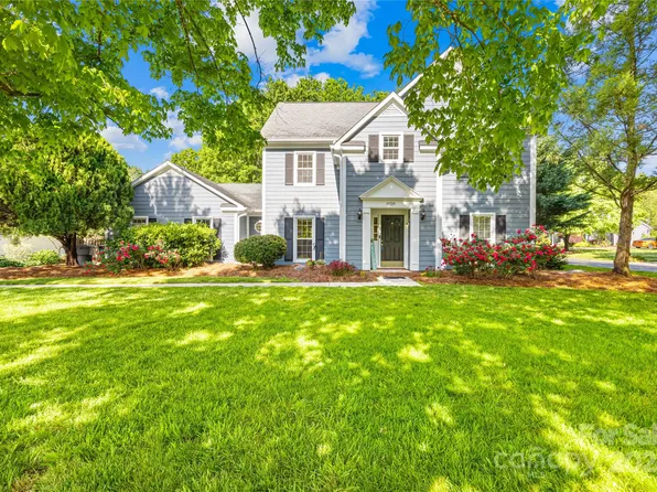 8729 Totteridge Dr, Charlotte, NC 28277