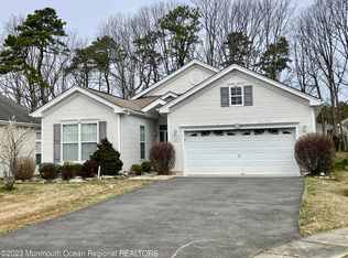 10 Heathersway Ct, Lakewood, NJ