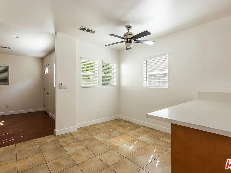 1206 N Beachwood Dr — Photo 8