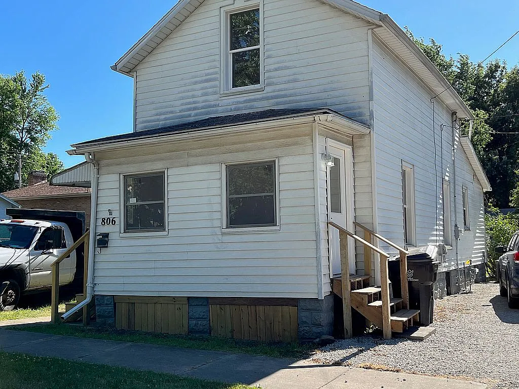 806 N Western Ave photo 1