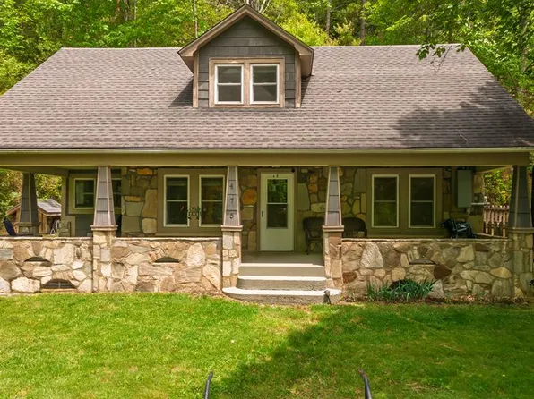 34 Coosa Ridge Dr, Whittier, NC 28789