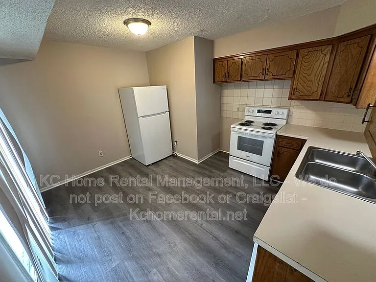 838 Saddlewood St #B — Photo 6