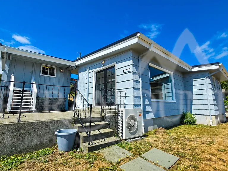 2461 1st Ave E — Photo 1