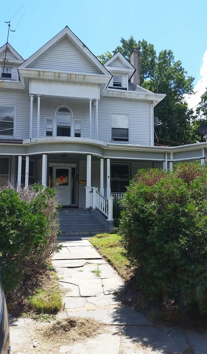 Willow Avenue, North Plainfield — Photo 4