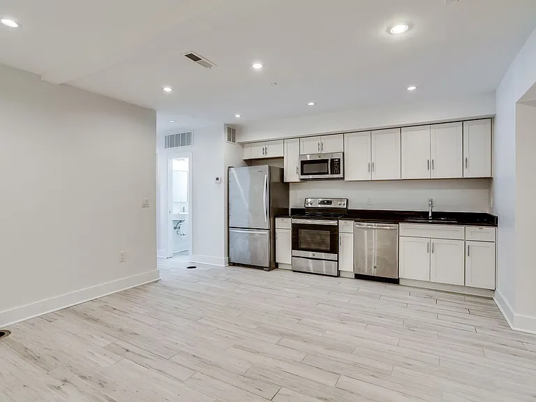 727 Quebec Pl NW — Photo 21