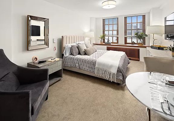 4th image of 21 Clark St #1411