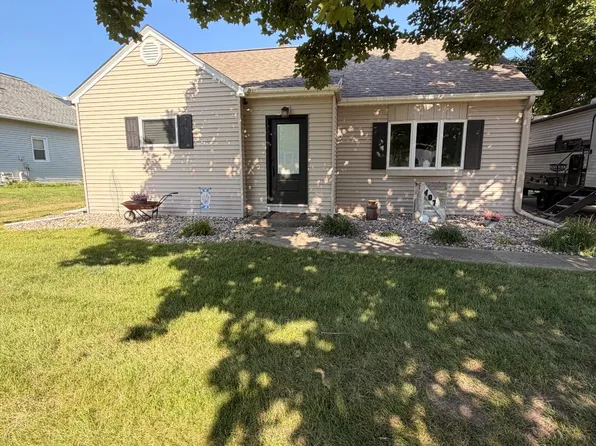 407 S 9th St, Sac City, IA 50583