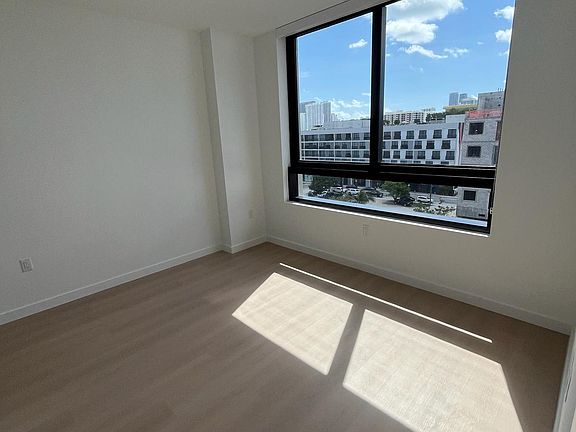 4th image of 160 NW 32nd St #A