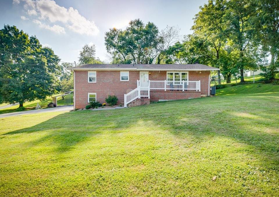 1st image of 263 Blackburn Dr