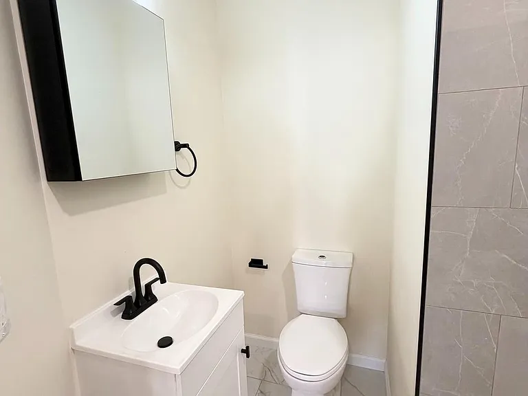 240 W Ontario St #2 — Photo 7