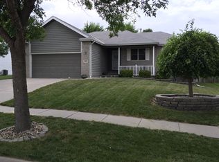 1620 Prairie Ln, Lincoln, NE 68521