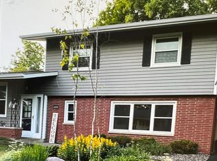 2553 Crestline Dr, White Bear Lake, MN 55110