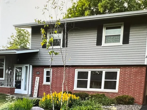 2553 Crestline Dr, White Bear Lake, MN 55110