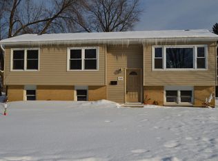 7311 Willow Ave, Woodridge, IL