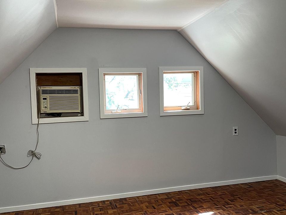2nd image of 148 Jewett Ave #3