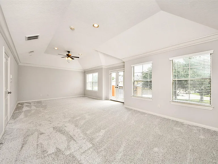 2046 Palm Forest Ln — Photo 25