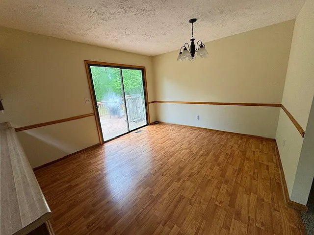 3 bed, 1008 sqft, $1,950 — Photo 4