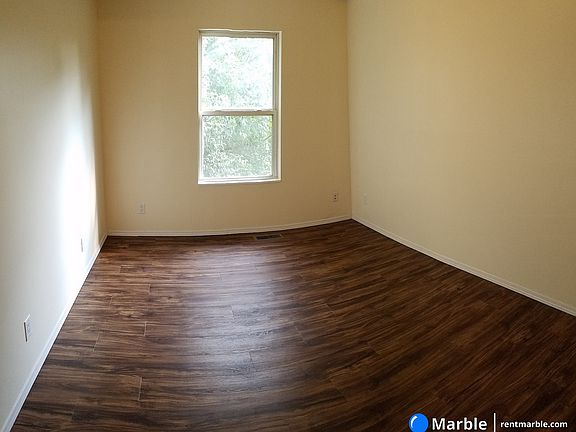 4th image of 150 E Willow Ct
