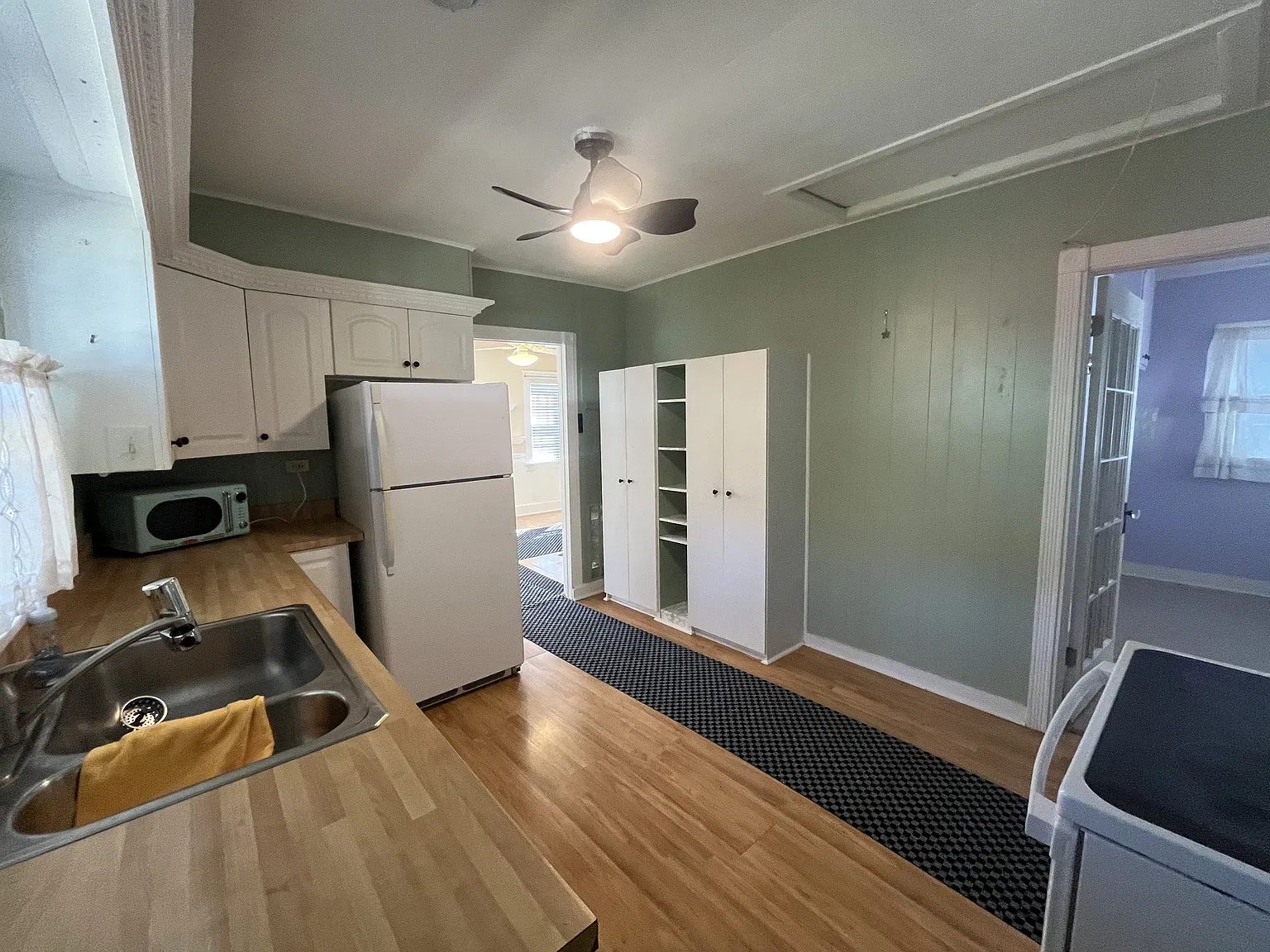 Charming 2 bed 1 bath home in Spring Lake — Photo 3