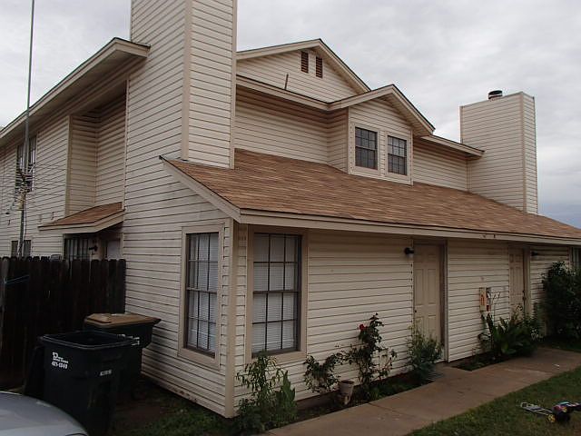 2nd image of 2220 Creekside Ln