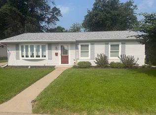24 Lincoln Ct, Monmouth, IL 61462